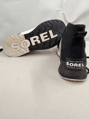 Sorel Black & White Knit Ankle Sneakers women’s size 9.5